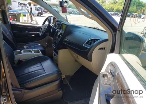 2016 Chrysler Town & Country Touring из США, поврежденный, VIN 2C4RC1BG9GR165298